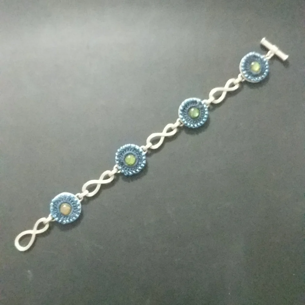 Liz Claiborne Silver Tone Blue and Green Beaded Crochet Statement Bracel…